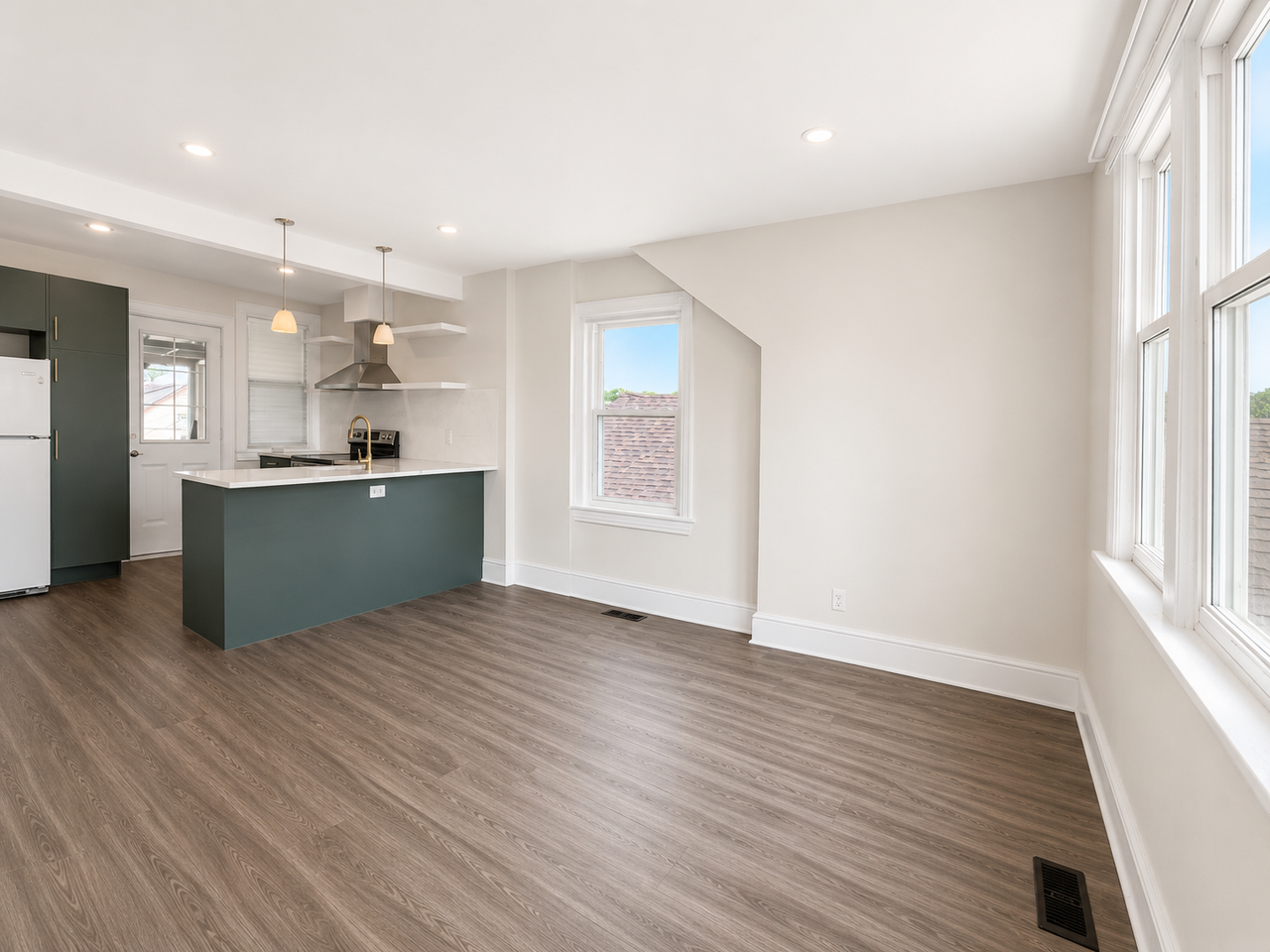 97 Steven Street #MAIN - Photo 2 of 10