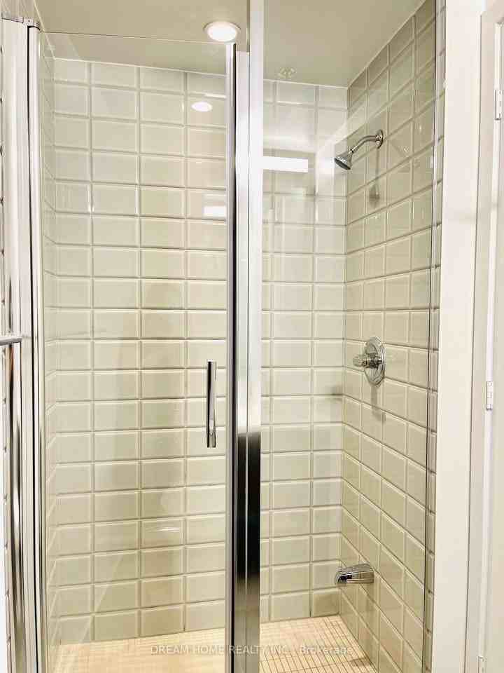 203 College Street - Photo 2