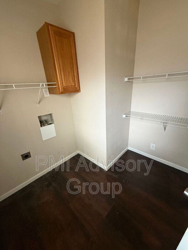 1727 Sw Mission Ave - Photo 7 of 13