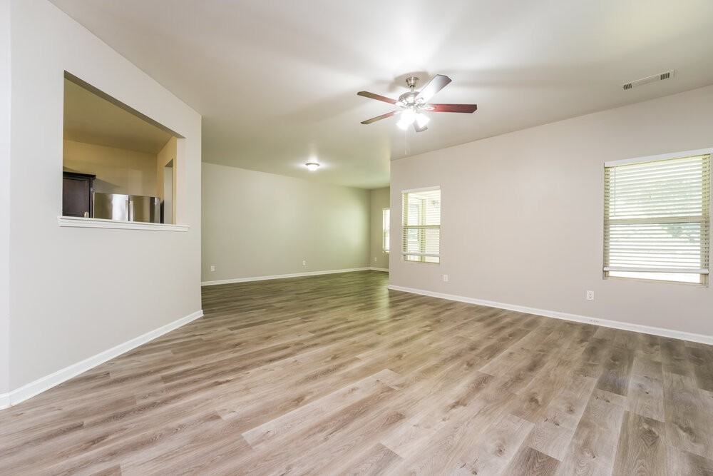 3517 Mica Cir Se - Photo 4 of 16