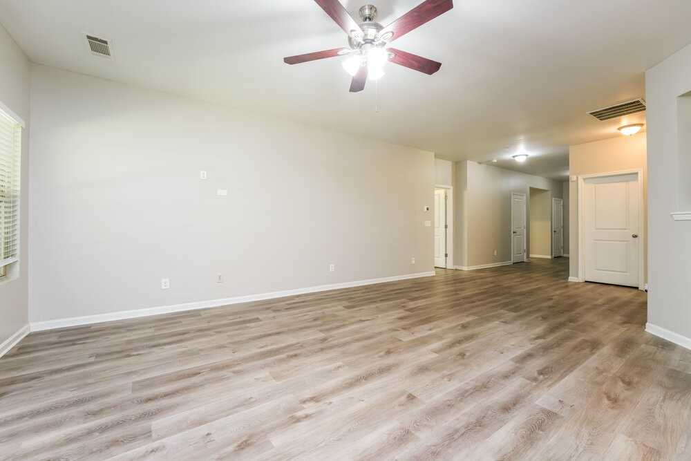 3517 Mica Cir Se - Photo 5 of 16