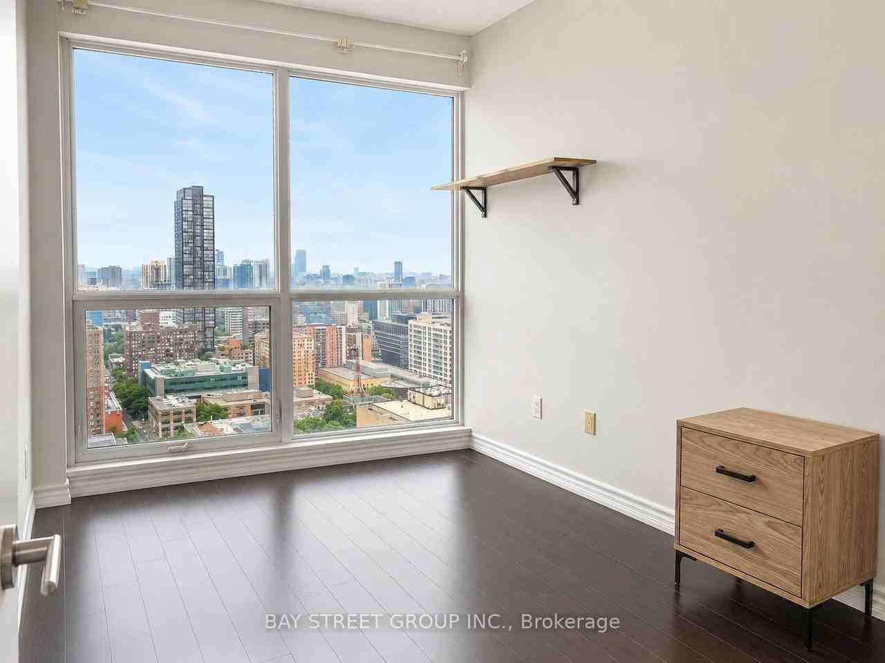 386 Yonge Street - Photo 8