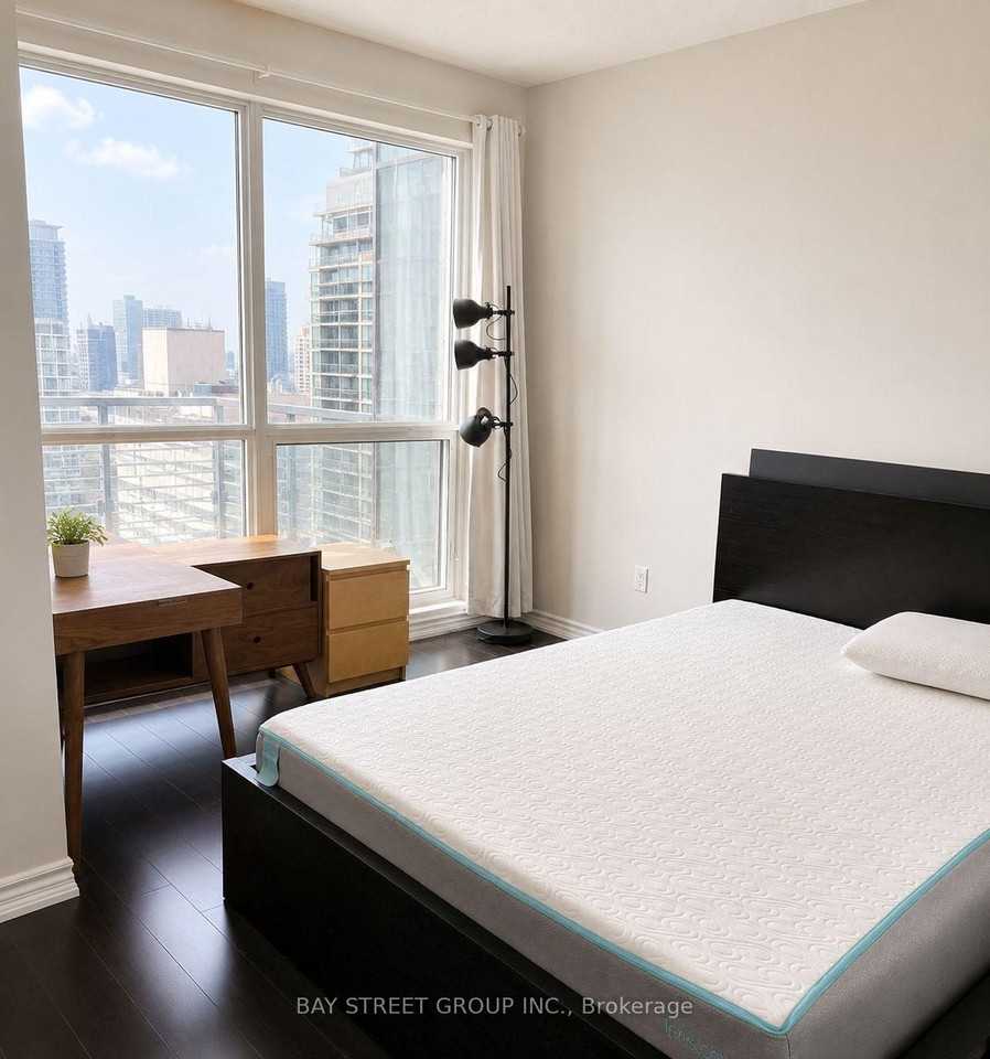 386 Yonge Street - Photo 9