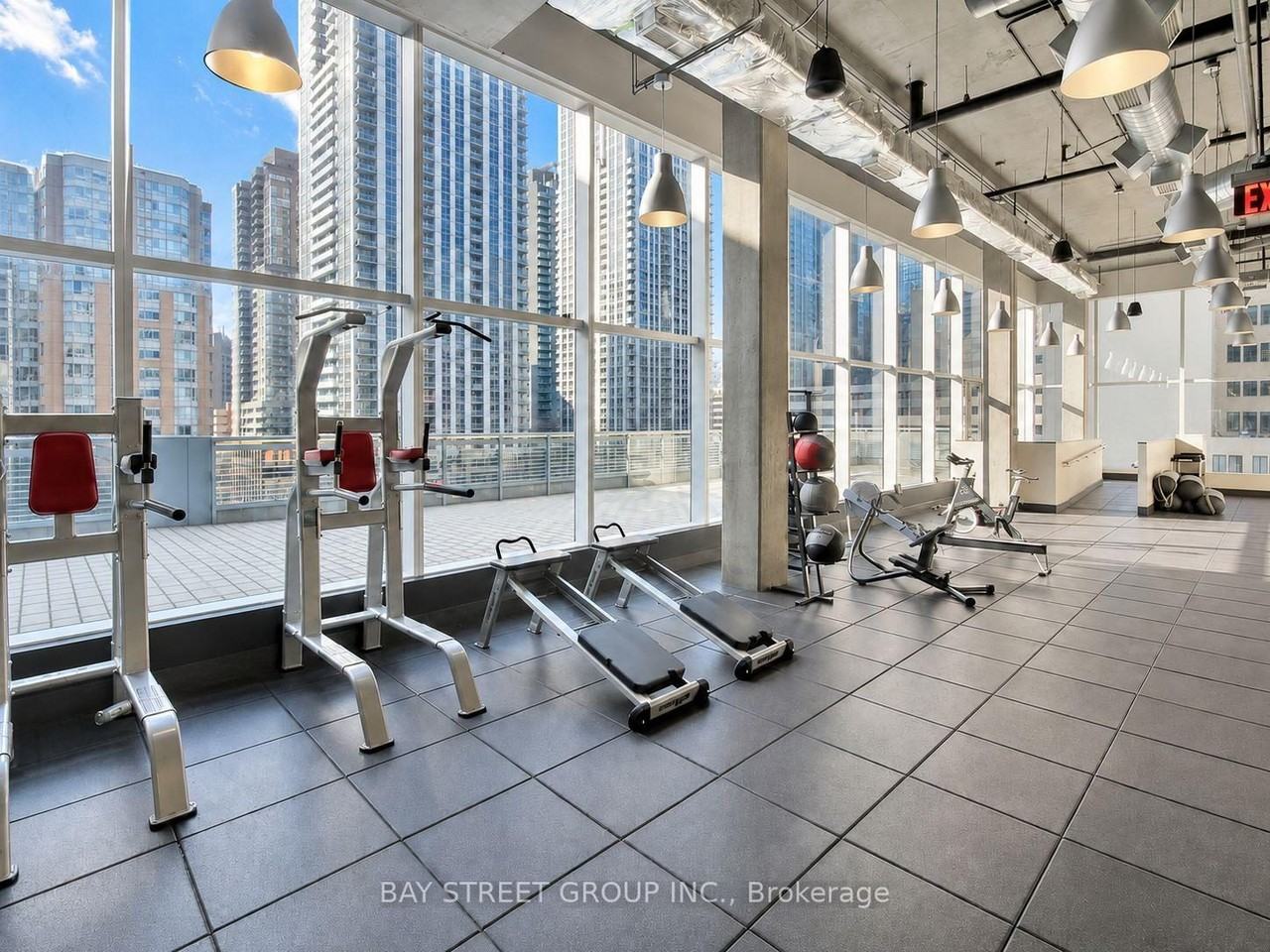 386 Yonge Street - Photo 11