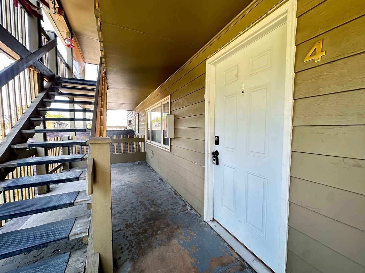1818 West 8th - Photo 7 of 21