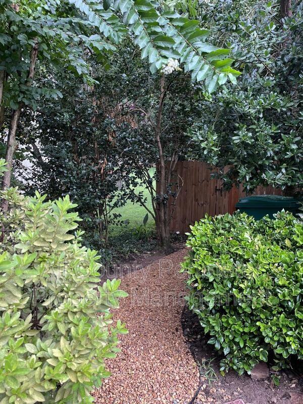 1311 Mile Post Dr - Photo 3 of 17