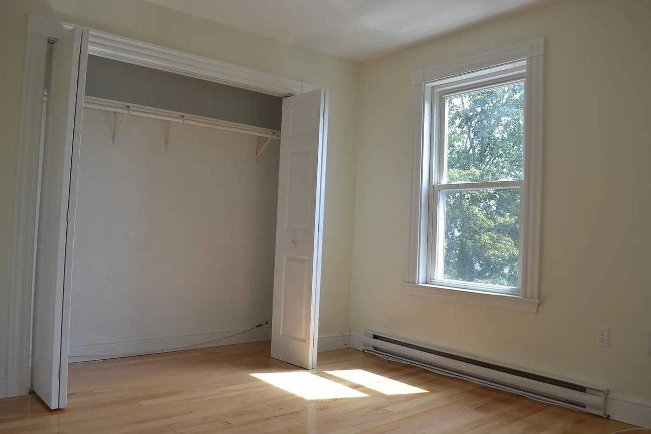 37 Sargent St #3 - Photo 4 of 11