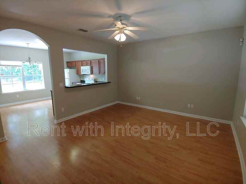1231 Lake Ave - Photo 4 of 10