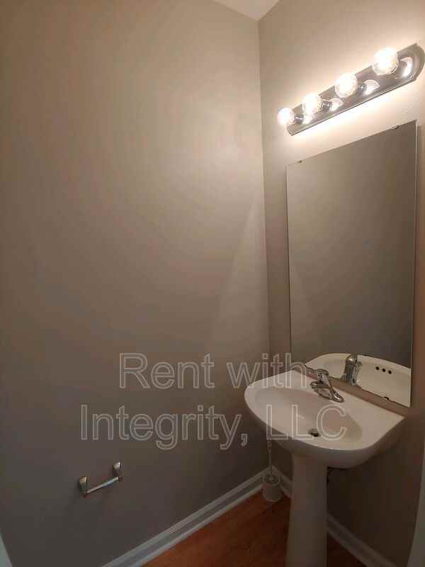 1231 Lake Ave - Photo 5 of 10