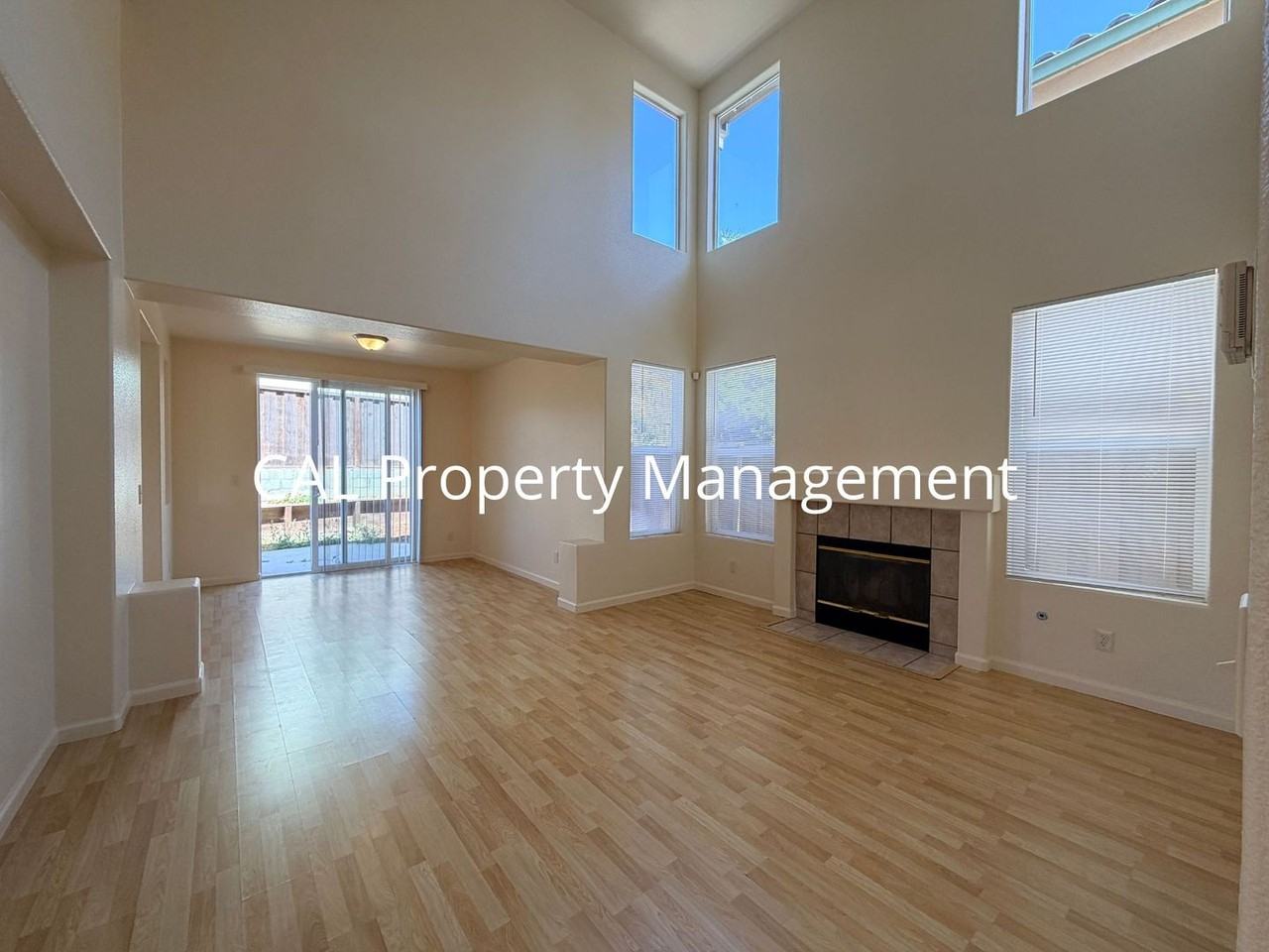1159 Cobblestone St - Photo 5 of 37
