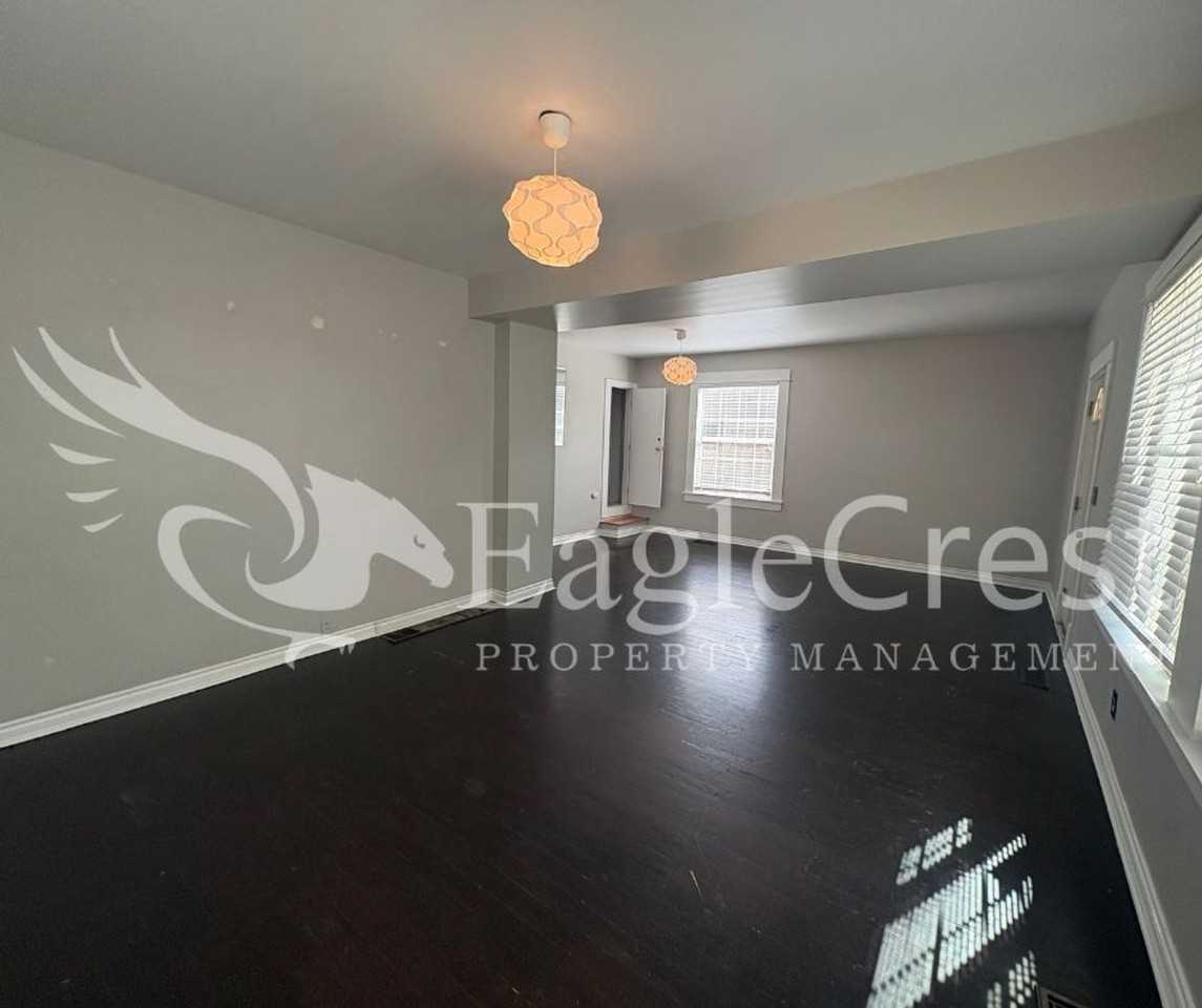 613 Locust St - Photo 6 of 50