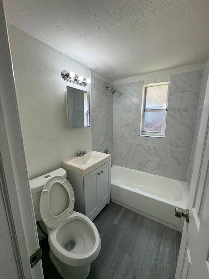 3669 Thomas Ave - Photo 4 of 17