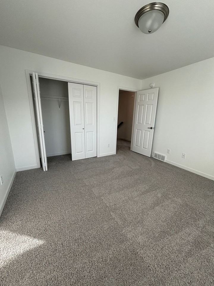 7361 30th St S - Photo 4 of 5