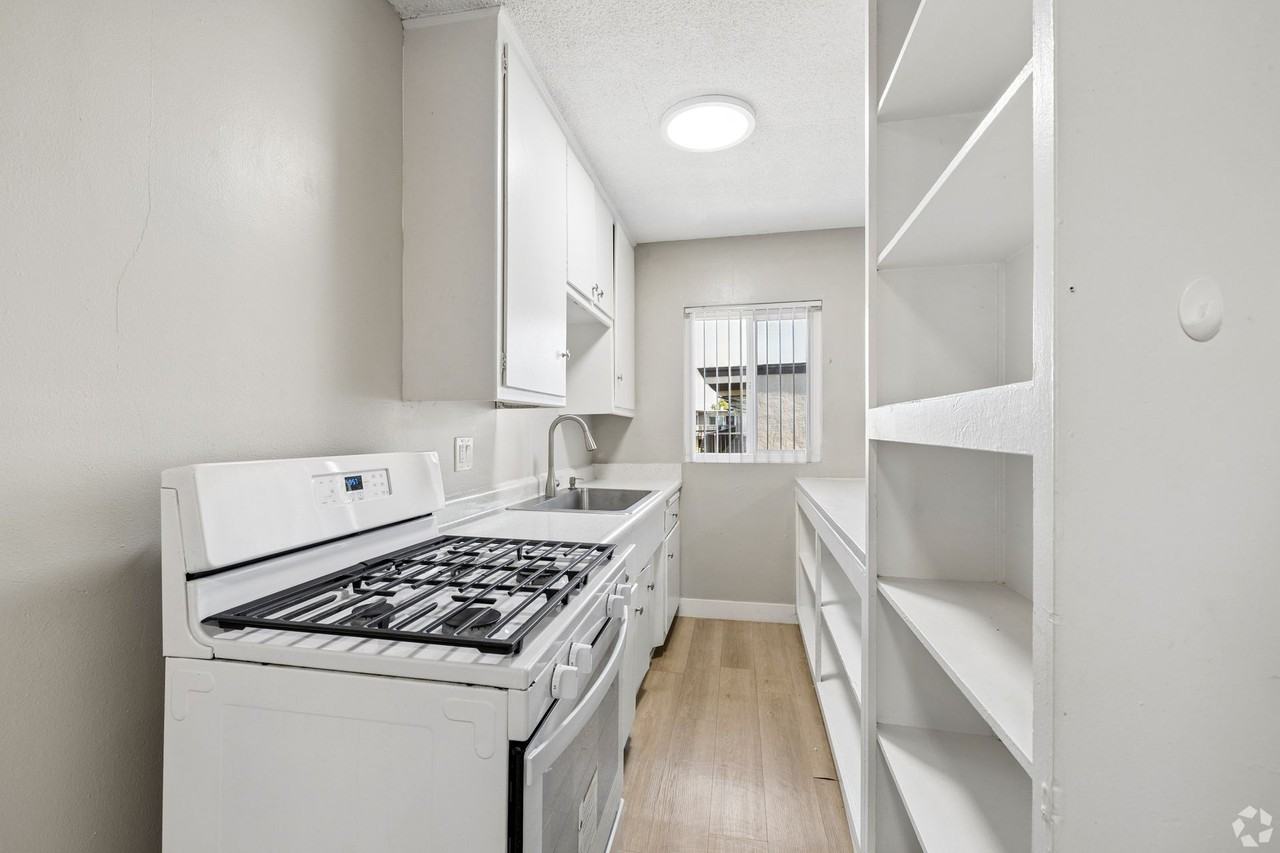 Marine Bay Apartments 3351 Marine Avenue, Gardena, CA 90249 - Photo 4 of 15