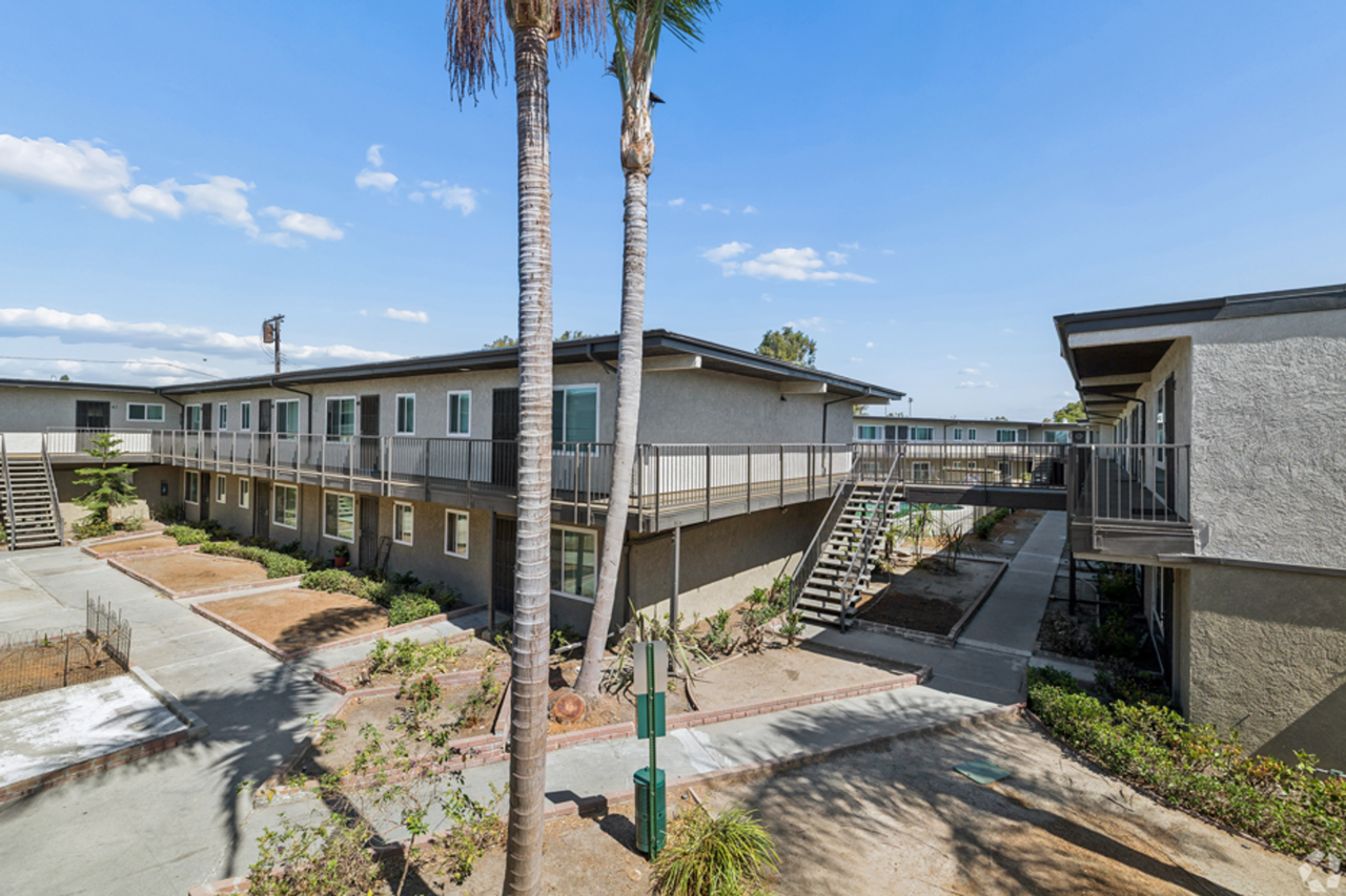 Marine Bay Apartments 3351 Marine Avenue, Gardena, CA 90249 - Photo 6 of 15