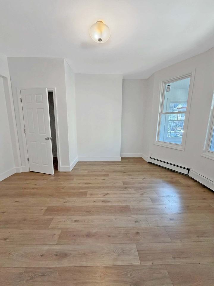 132 Bayview Avenue #1 - Photo 6 of 15