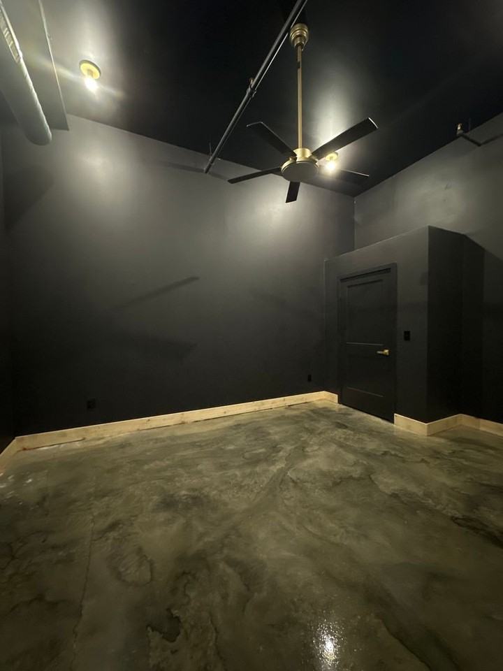 21 W Broadway #203 - Photo 3 of 5