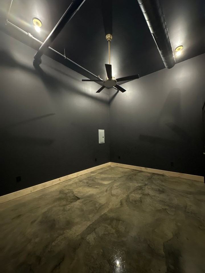 21 W Broadway #203 - Photo 4 of 5