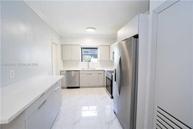 16990 Ne 5th Ct - Photo 7 of 22