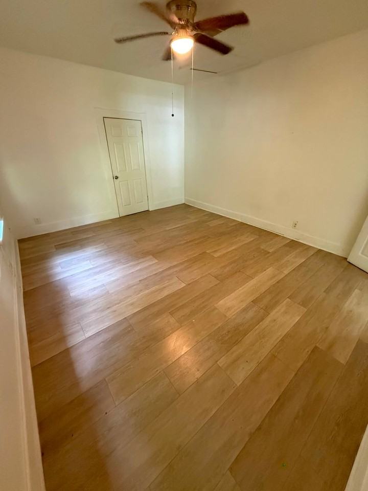 1380 Liveoak St - Photo 4 of 9