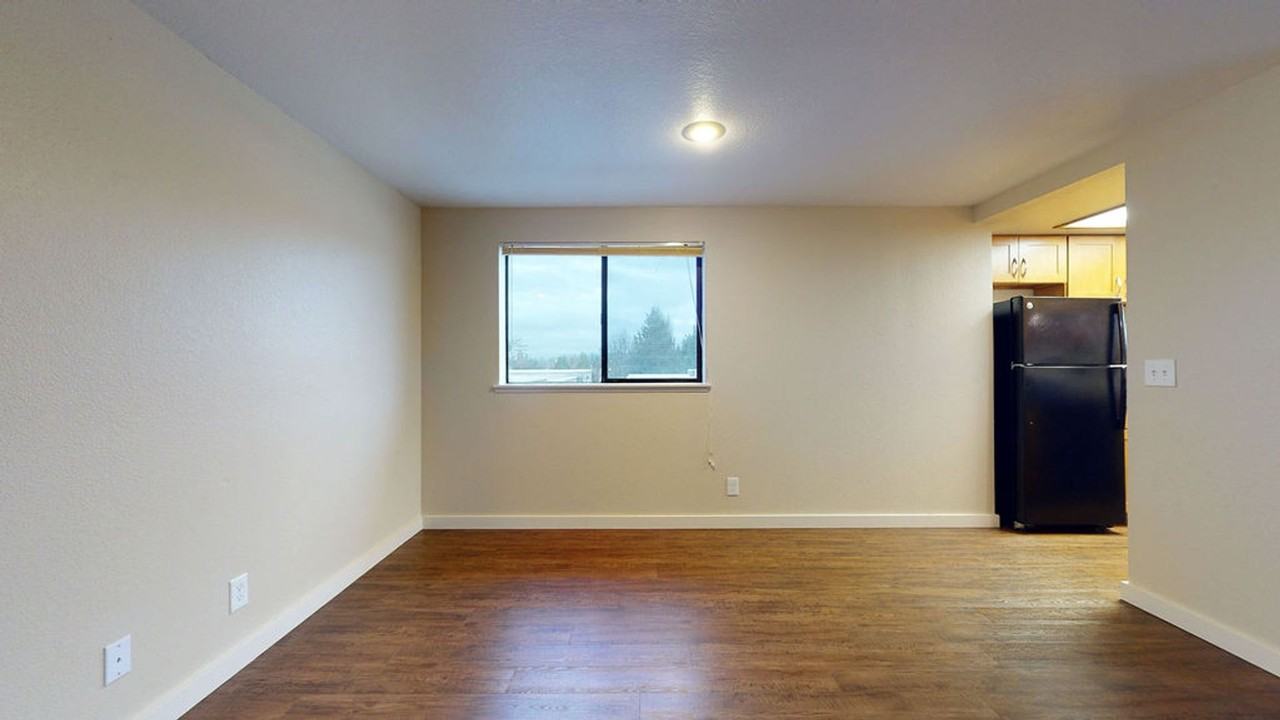 Newland Apartments - Photo 7 of 28