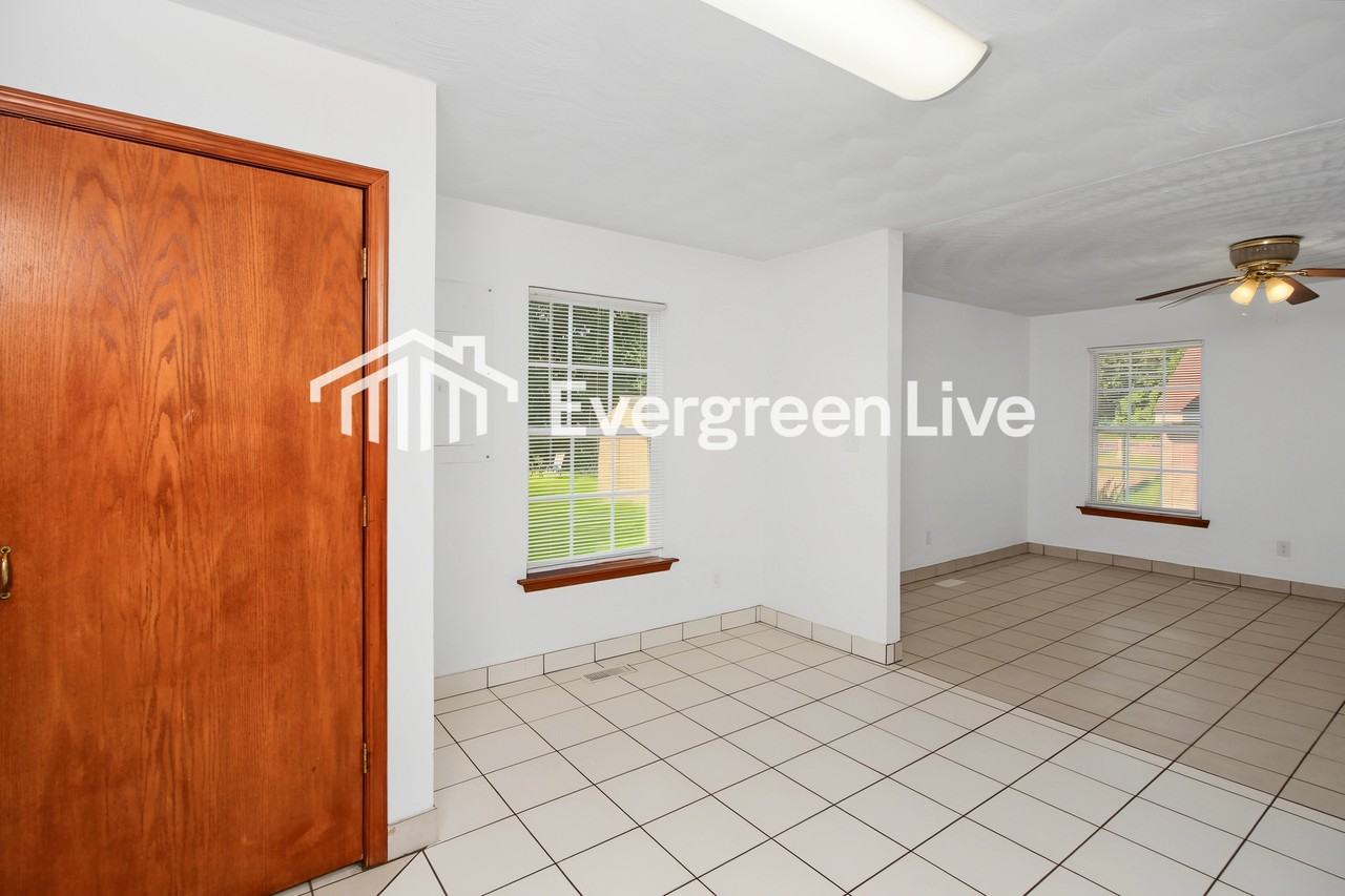1417 Martin Ave - Photo 2 of 15