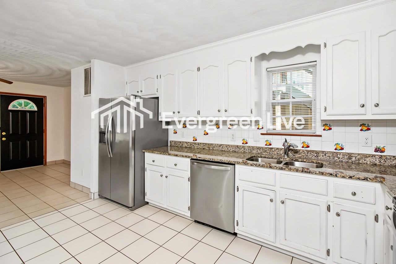 1417 Martin Ave - Photo 6 of 15