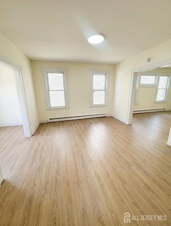186 Isabella Ave ##1st - Photo 2 of 14