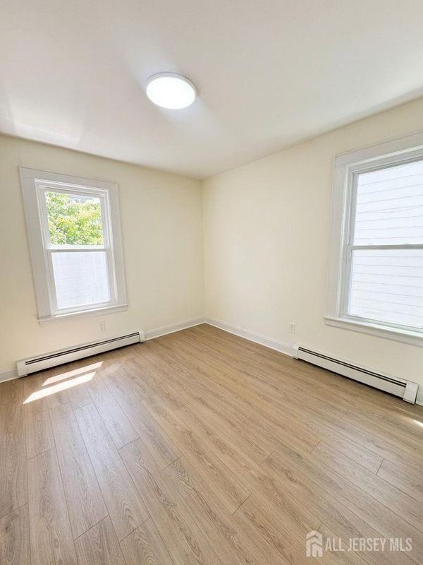 186 Isabella Ave ##1st - Photo 5 of 14