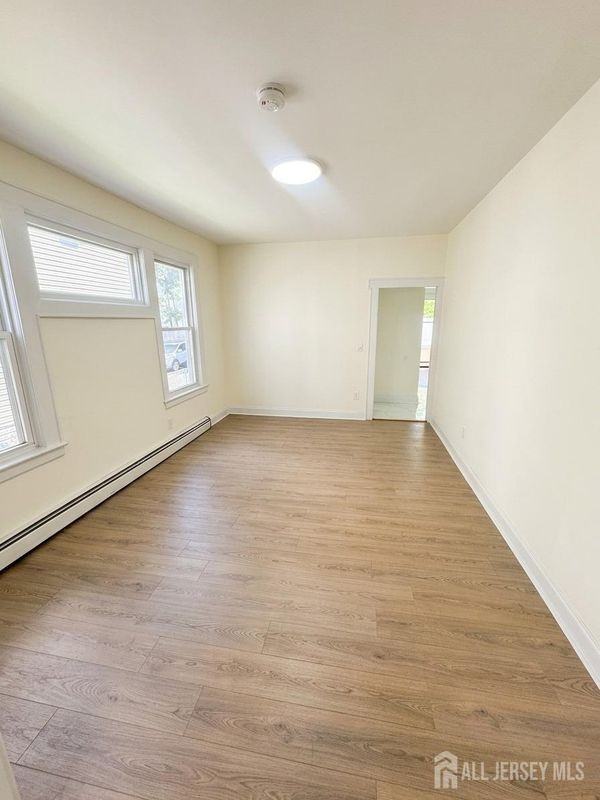 186 Isabella Ave ##1st - Photo 7 of 14