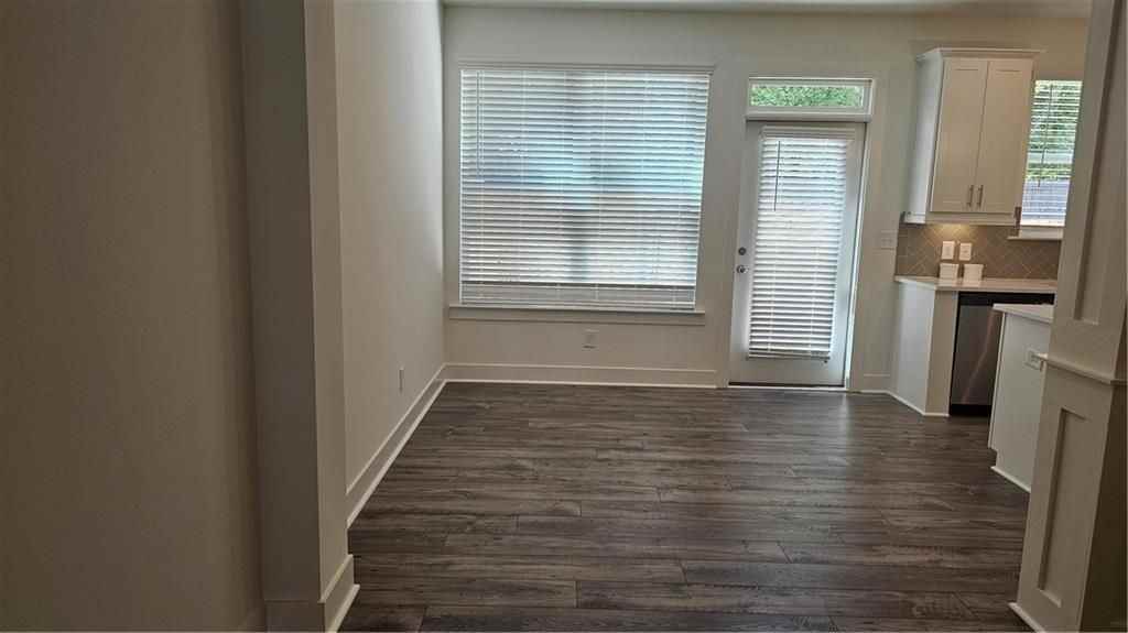 153 Auburn Valley Way - Photo 5 of 32