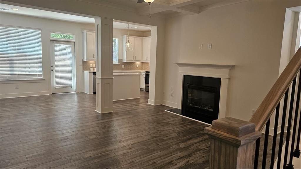 153 Auburn Valley Way - Photo 7 of 32
