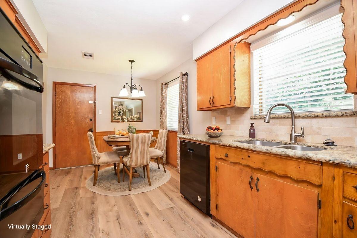 2303 Willow Blvd - Photo 4 of 11