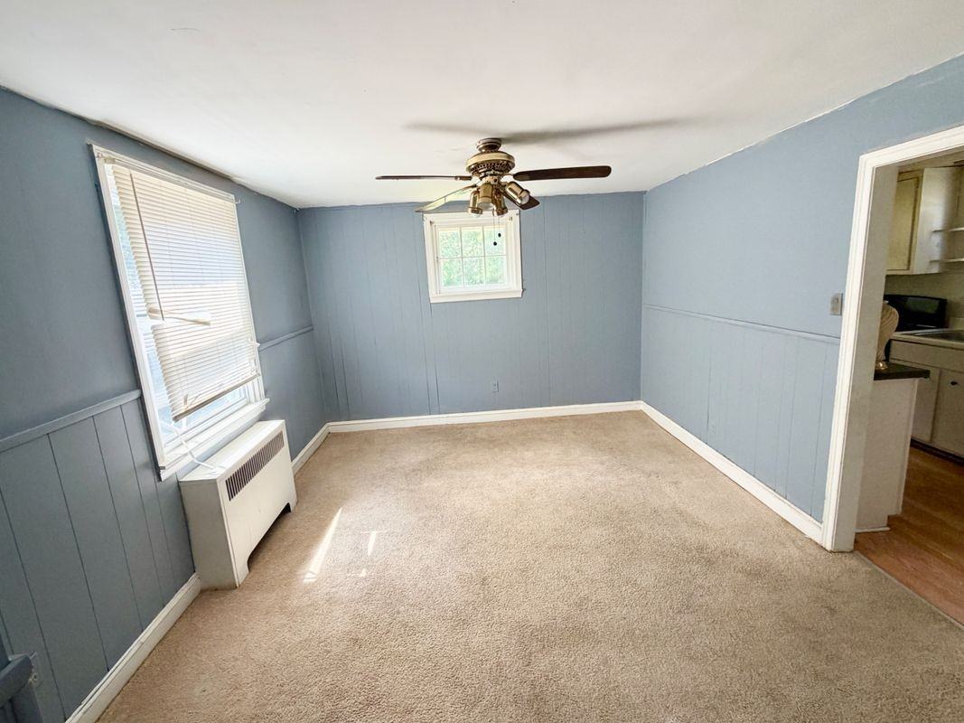 1123 Chester Pike - Photo 4 of 9