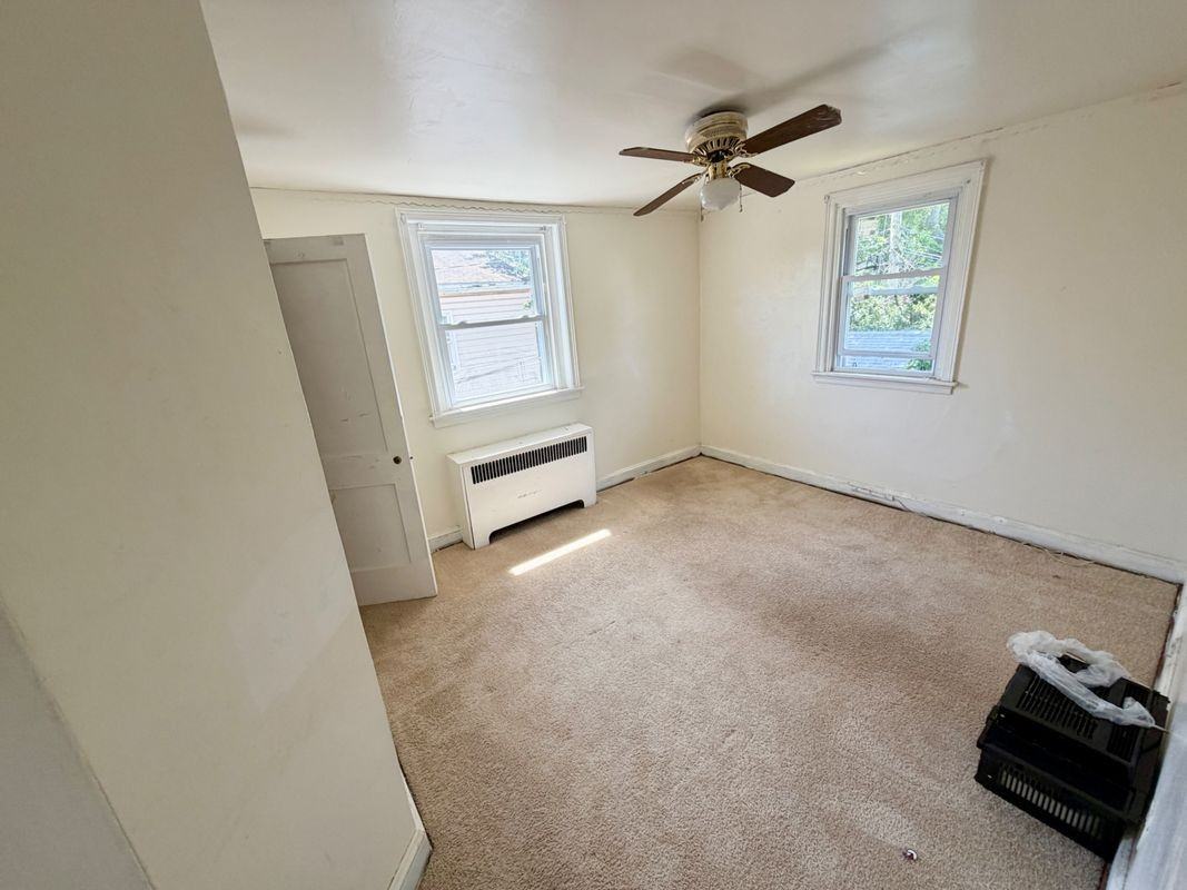 1123 Chester Pike - Photo 6 of 9