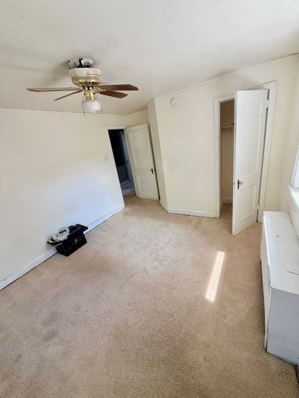 1123 Chester Pike - Photo 7 of 9