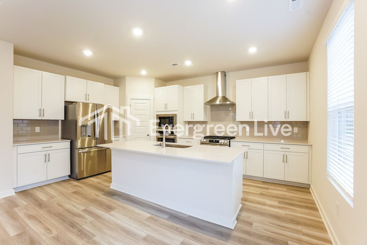 850 Bur Oak Ct - Photo 6 of 15