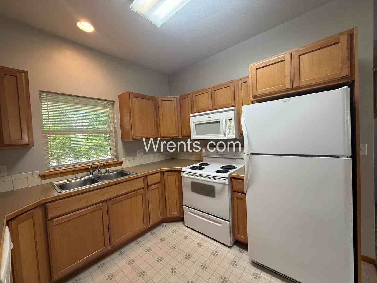 425 W 14th Ave - Photo 5 of 19