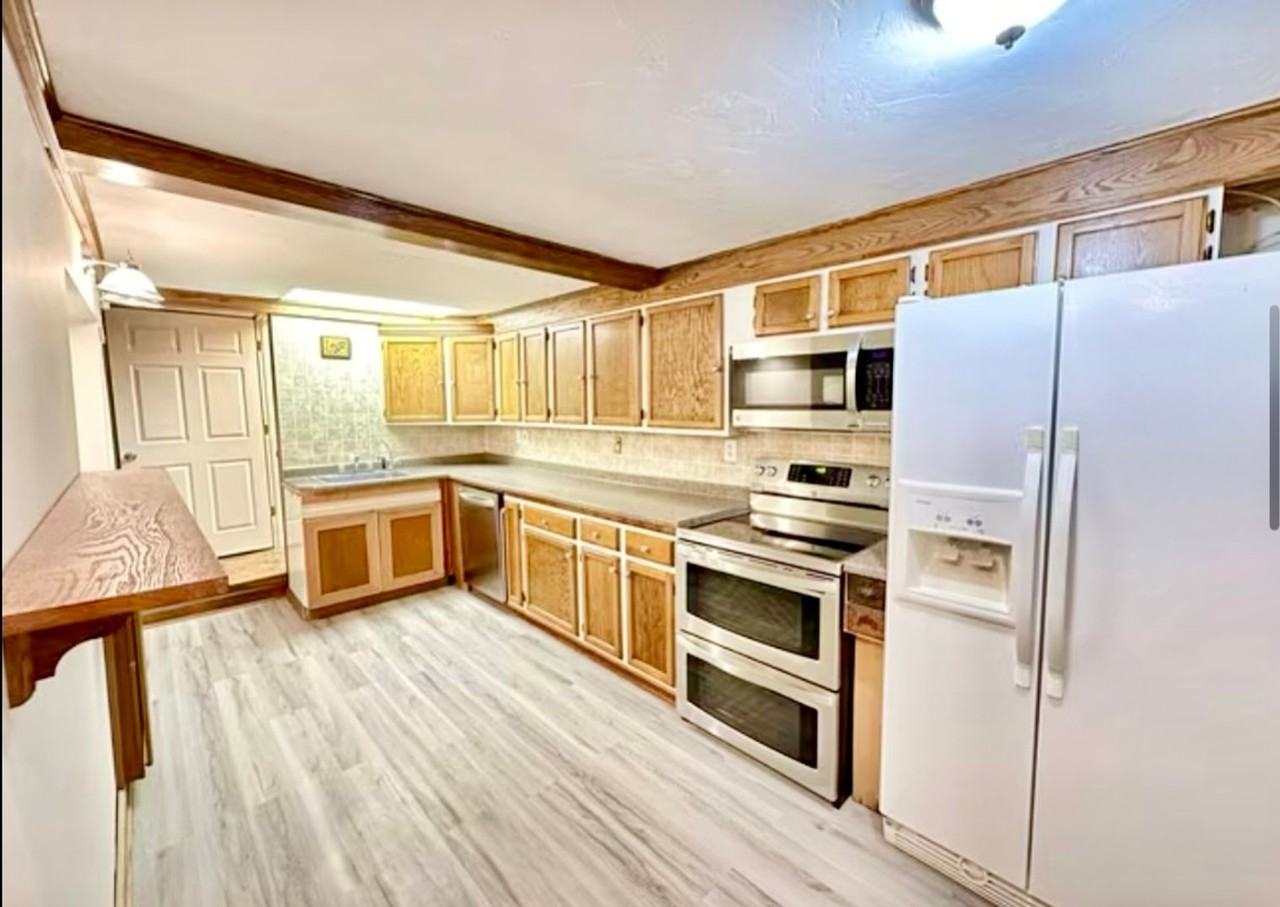 2422 Main St - Photo 3 of 36