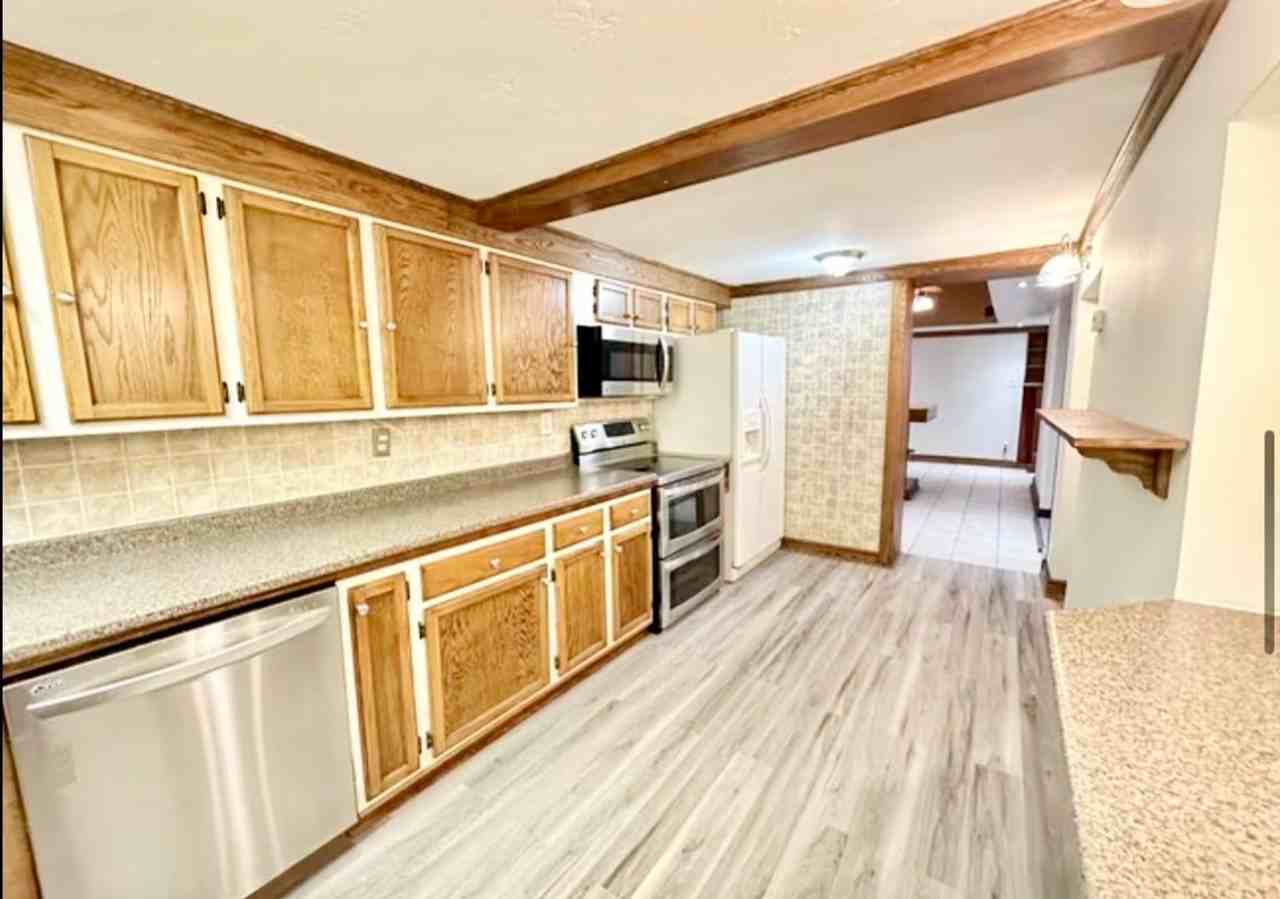 2422 Main St - Photo 4 of 36