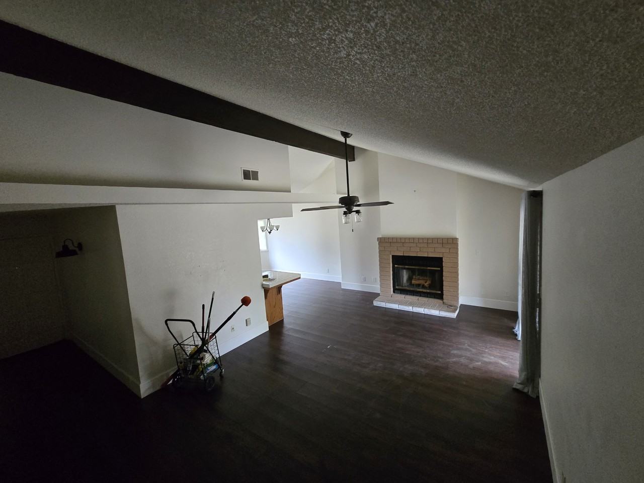 1888 E Deyoung Dr - Photo 3 of 23