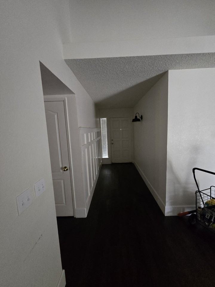 1888 E Deyoung Dr - Photo 7 of 23