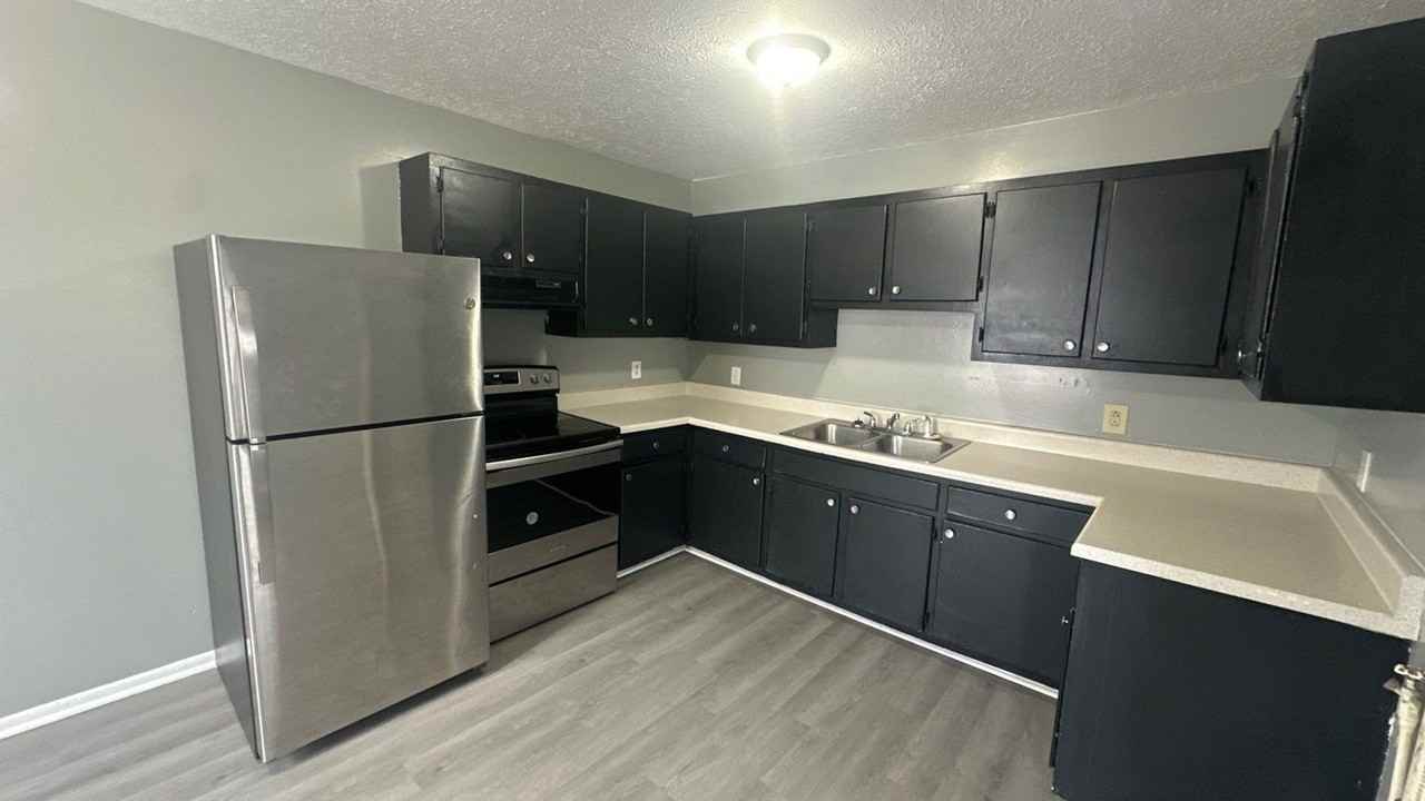 122 S Ford St - Photo 2 of 17