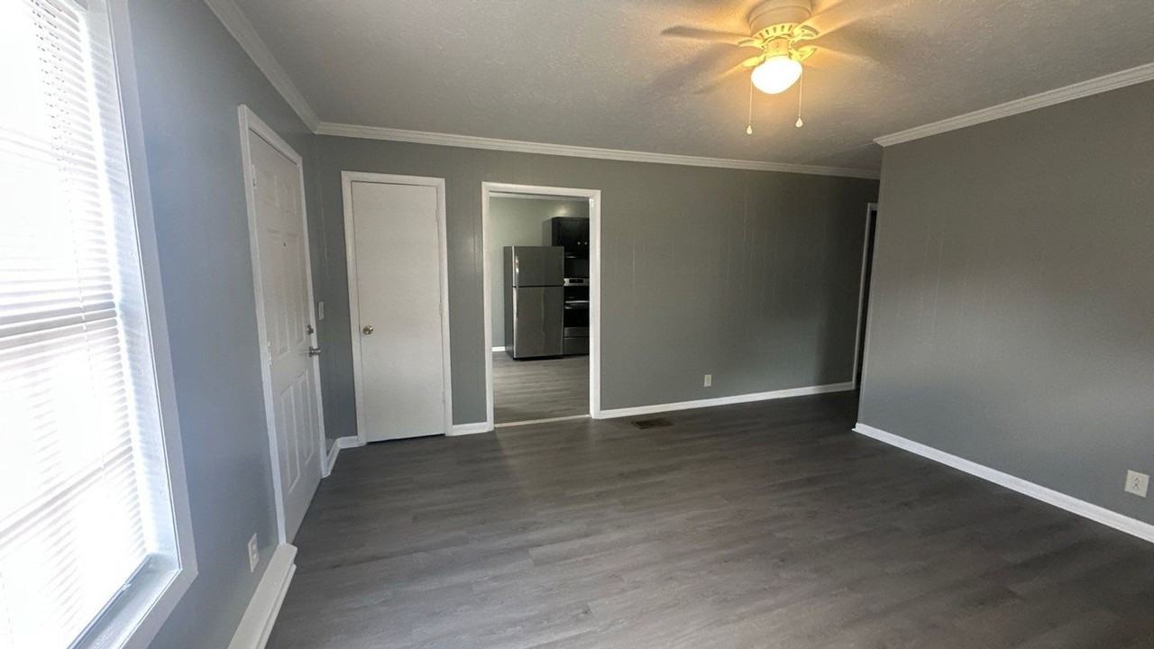 122 S Ford St - Photo 5 of 17