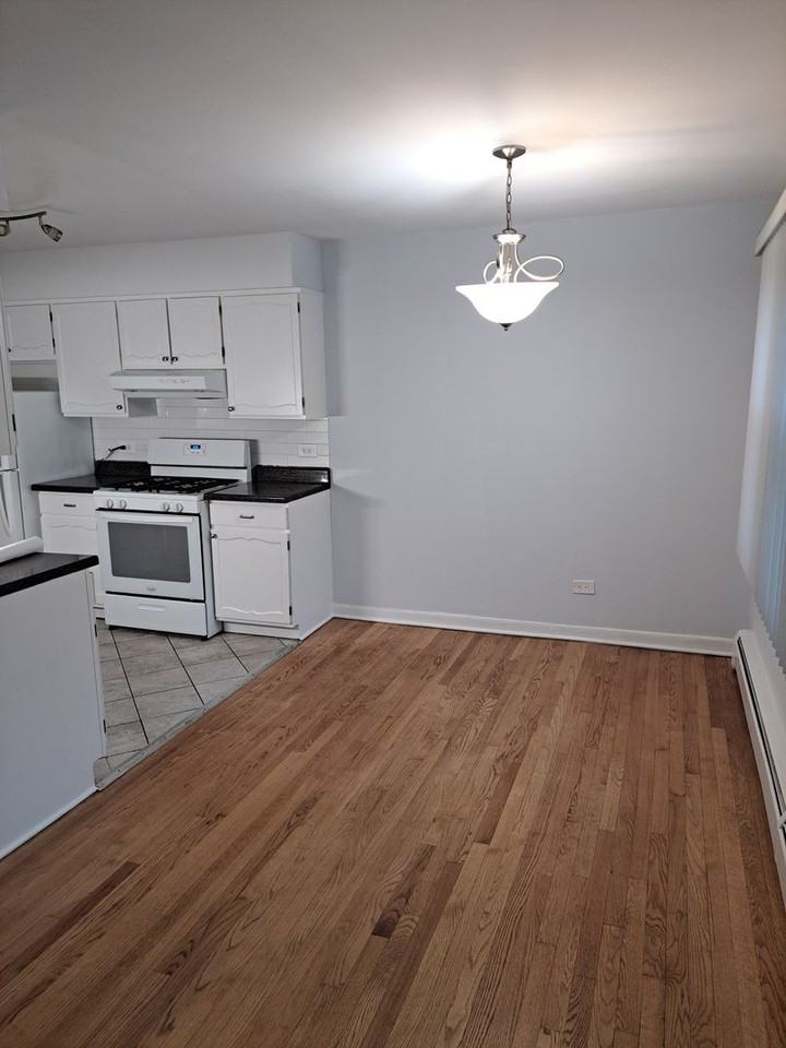 2420-30 W. 183rd Street - Photo 3 of 6