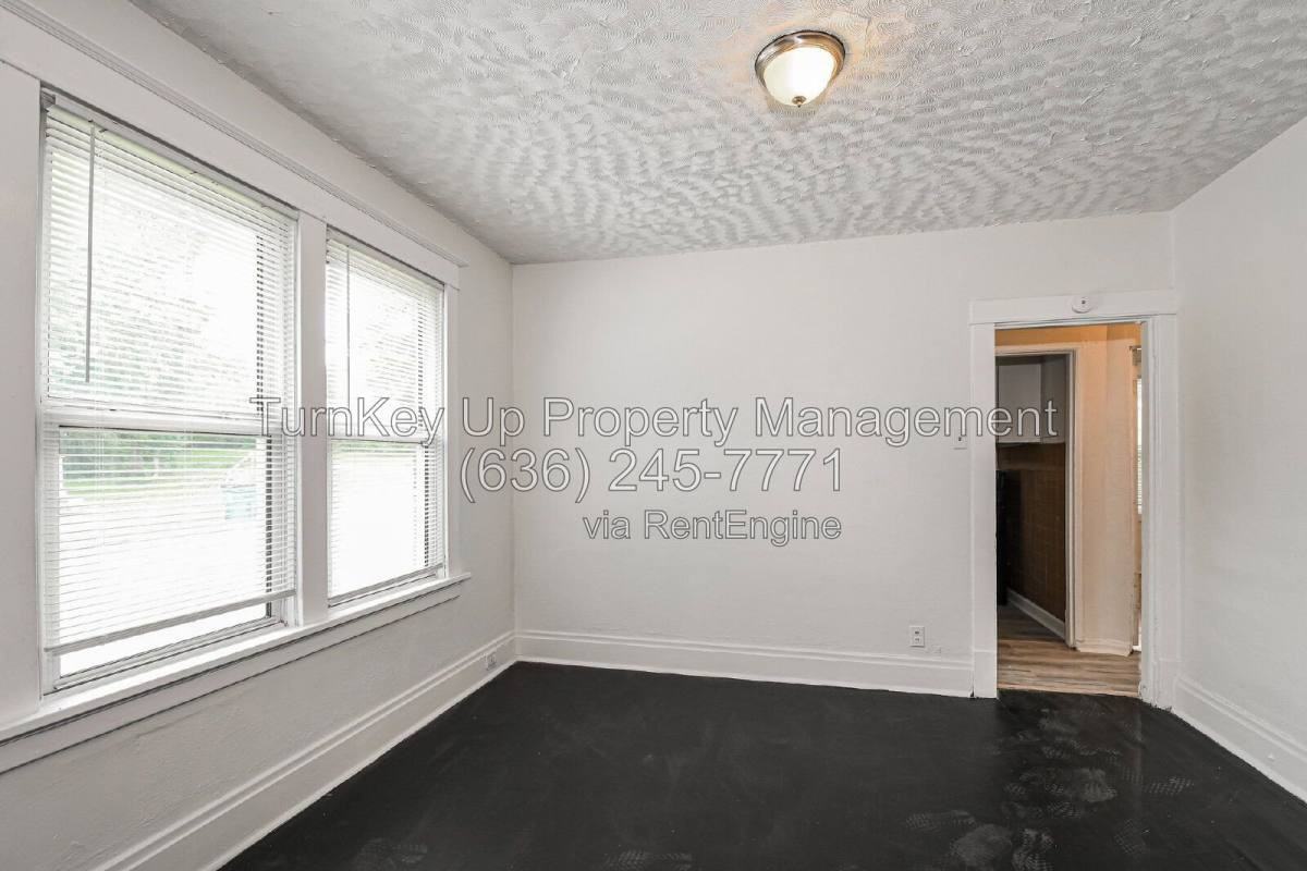 6997 Edison Ave - Photo 7 of 10