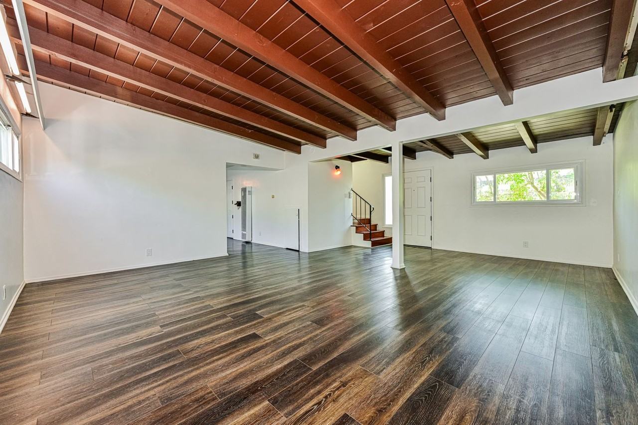 839 Penn St - Photo 4 of 21