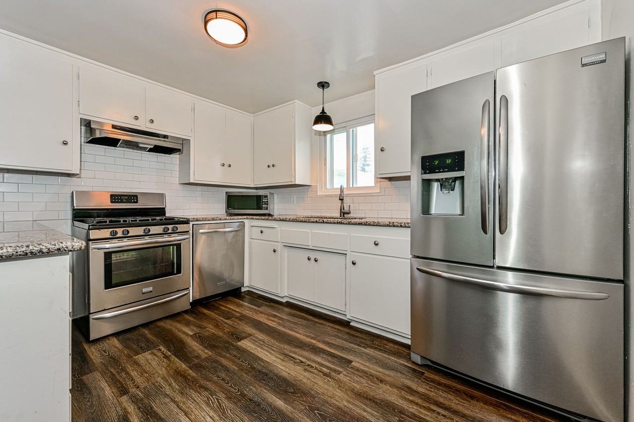 839 Penn St - Photo 6 of 21