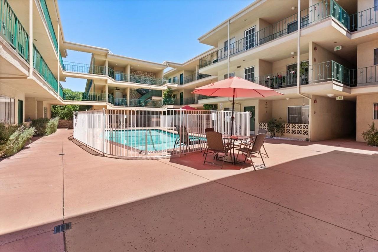 Encino Park West Apartments - Photo 4 of 11