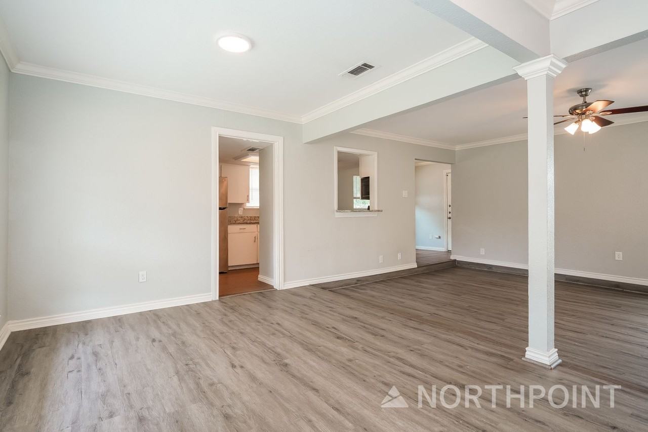 3426 Hacienda Dr - Photo 3 of 16